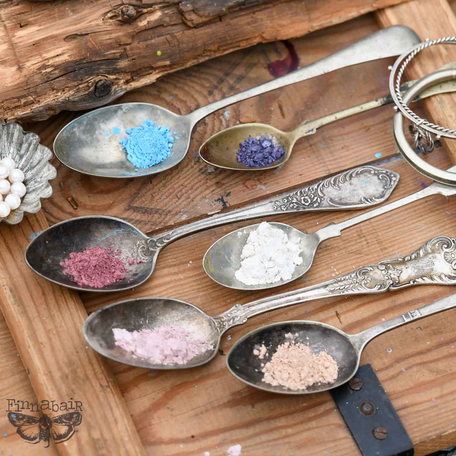 Pearls and Crystals - Mica Powder Set - Image 2